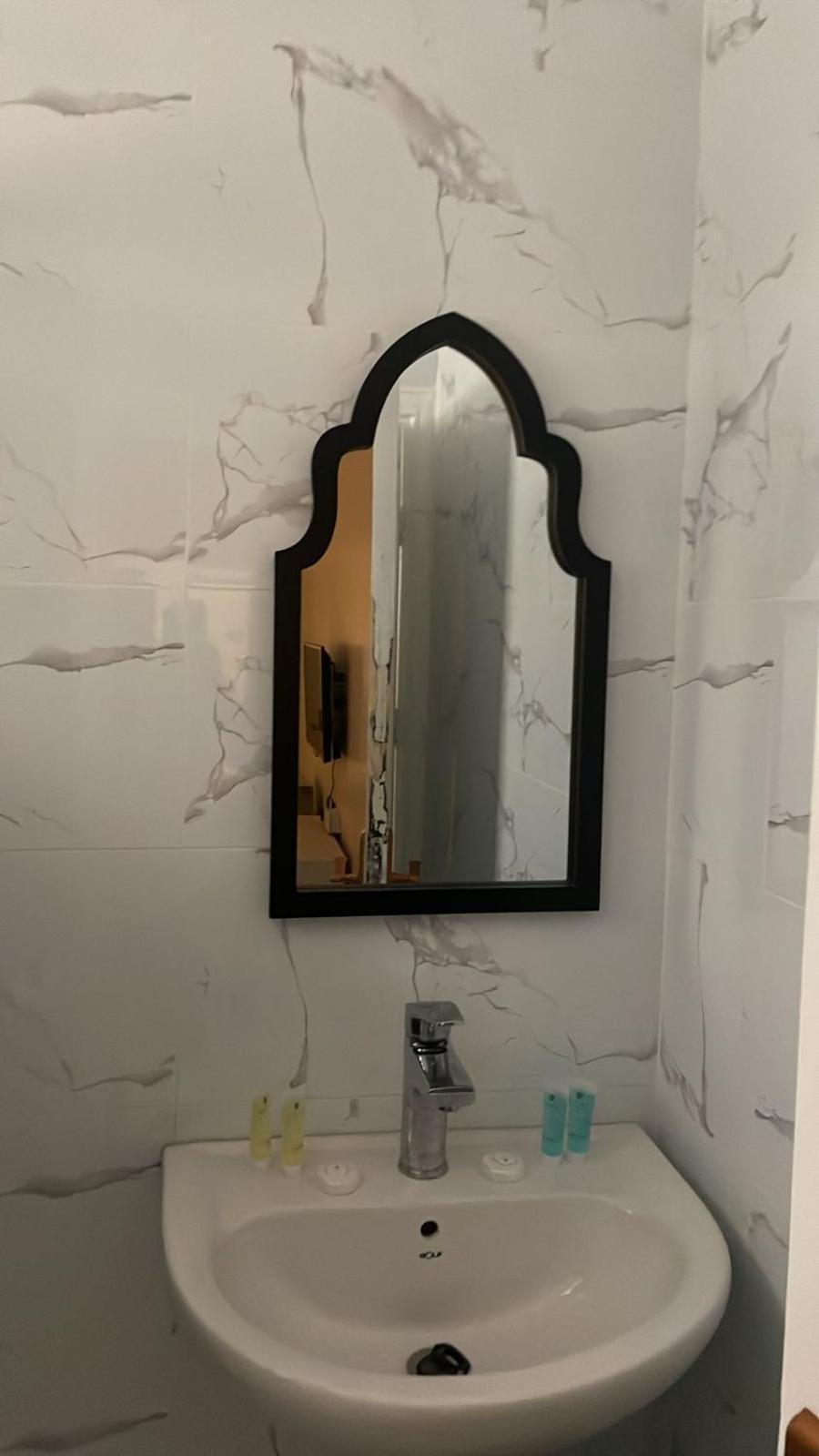 Rafi Hotel Amman Bagian luar foto